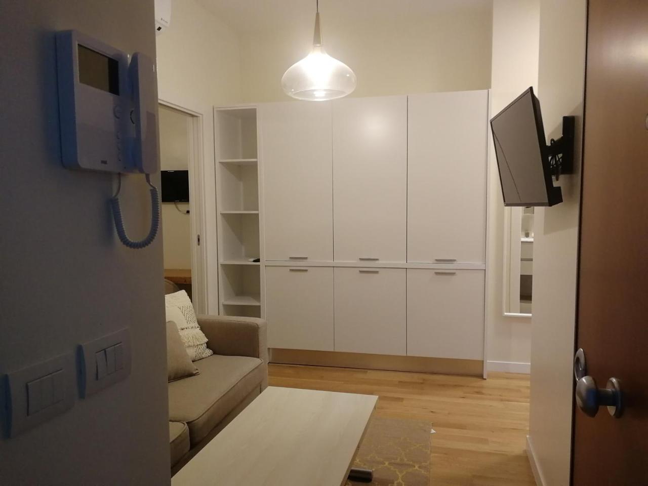 Gatto Bianco Apartment Bari Exteriör bild